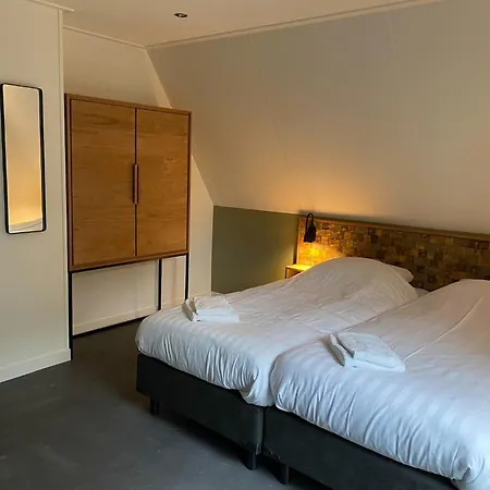 Restyled House With Two Bathrooms, Breda At 10 Km