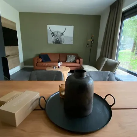 Restyled House With Two Bathrooms, Breda At 10 Km