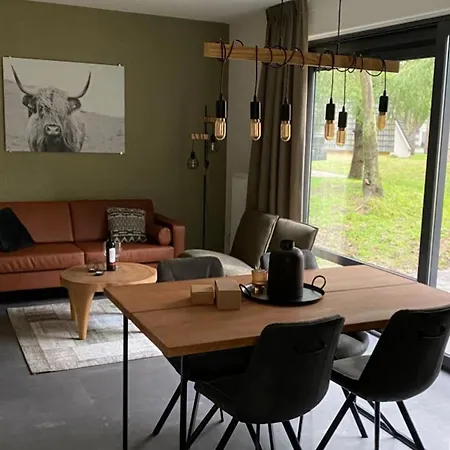 Сasa de vacaciones Restyled House With Two Bathrooms, Breda At 10 Km